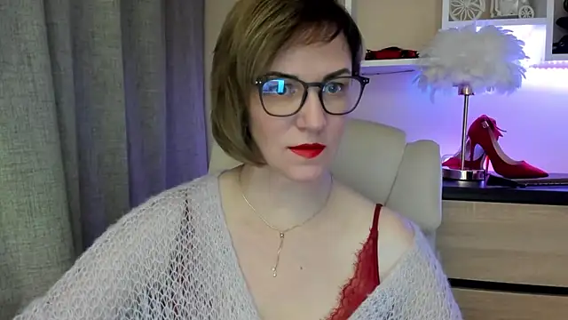 Snapshot of feliziaDesire chatting on November 28, 2025, 4:45 am feliziaDesire online show from November 28, 2025, 4:45 am