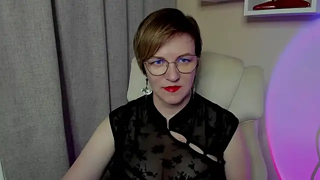 Snapshot of feliziaDesire chatting on June 27, 2026, 12:44 pm feliziaDesire online show from June 27, 2026, 12:44 pm