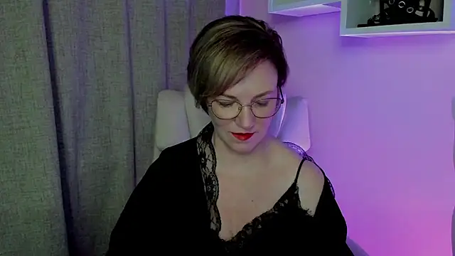 Snapshot of feliziaDesire chatting on July 18, 2026, 6:00 am feliziaDesire online show from July 18, 2026, 6:00 am