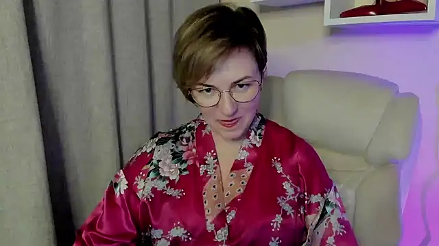 Snapshot of feliziaDesire chatting on June 16, 2026, 1:22 pm feliziaDesire online show from June 16, 2026, 1:22 pm