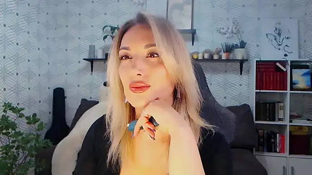 MillaXQueen online show from May 14, 2026, 11:18 am