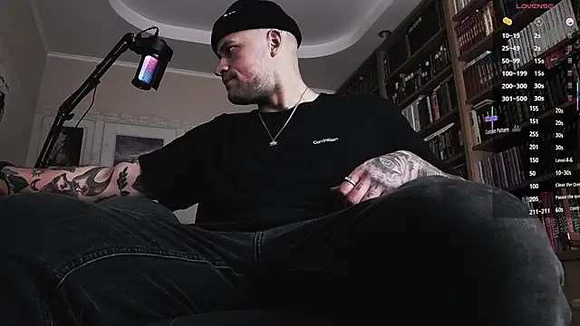 Snapshot of FindomJason chatting on October 24, 2025, 1:21 pm FindomJason online show from October 24, 2025, 1:21 pm