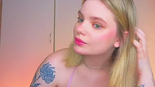 Snapshot of Hottie_Jane chatting on June 14, 2026, 11:11 am Hottie Jane online show from June 14, 2026, 11:11 am