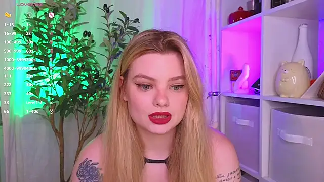 Snapshot of Hottie_Jane chatting on March 21, 2025, 4:51 pm Hottie Jane online show from March 21, 2025, 4:51 pm