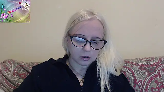 martachatte online show from October 22, 2025, 8:03 am