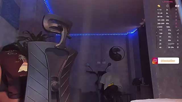 Snapshot of JesusOne chatting on October 7, 2025, 9:27 pm JesusOne online show from October 7, 2025, 9:27 pm