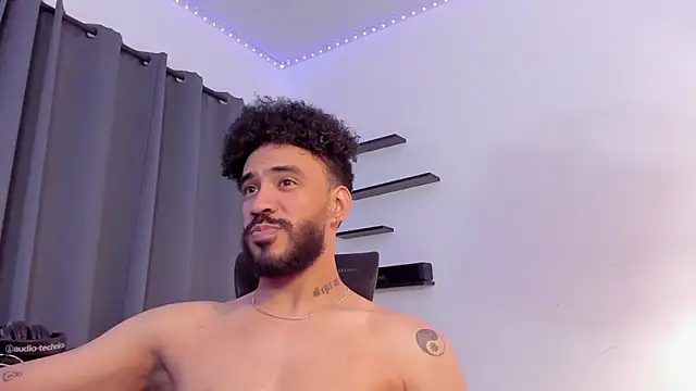 Snapshot of JesusOne chatting on December 24, 2024, 1:28 pm JesusOne online show from December 24, 2024, 1:28 pm