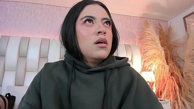 Rebeca jones online show from April 10, 2026, 12:12 pm