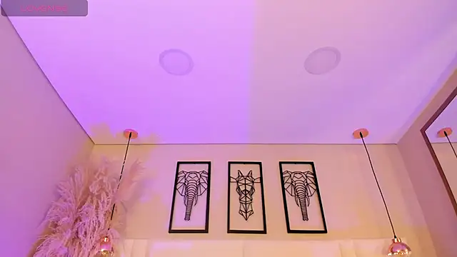 Rebeca jones online show from October 30, 2025, 12:03 pm