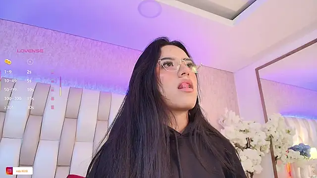 Rebeca jones online show from March 17, 2025, 1:08 pm