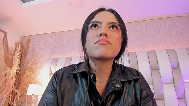 Rebeca jones online show from February 18, 2026, 12:12 pm