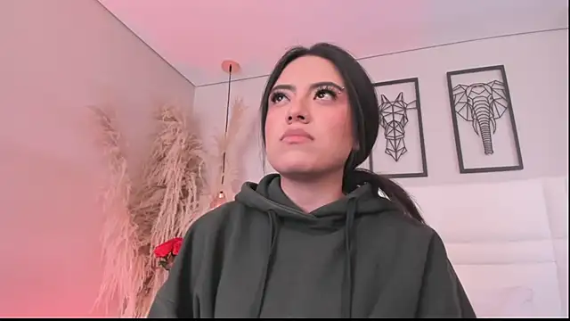 Rebeca jones online show from October 4, 2025, 12:50 pm