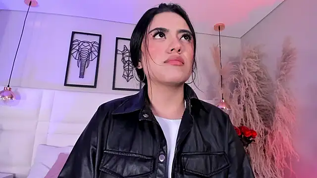 Rebeca jones online show from September 16, 2025, 12:28 pm