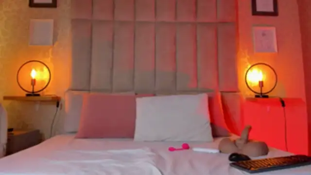 Ashleyy piink online show from October 20, 2025, 3:56 pm