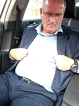 stiffandlubedxh online show from March 2, 2025, 9:41 pm