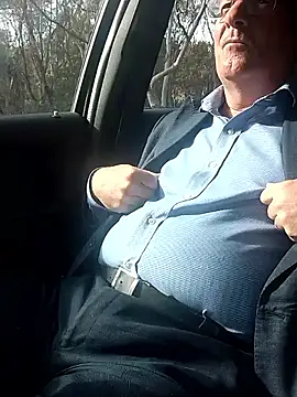 stiffandlubedxh online show from December 1, 2025, 9:37 pm