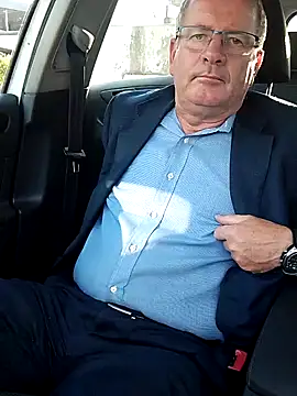 stiffandlubedxh online show from March 17, 2025, 7:35 am