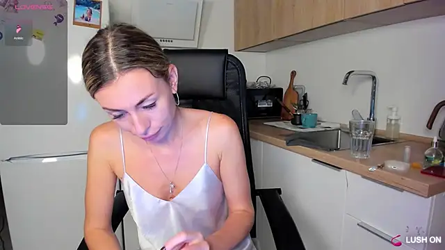 DannaEvan online show from September 27, 2025, 2:23 pm