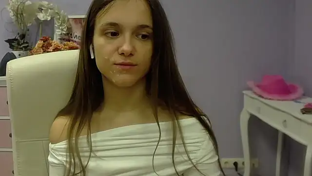 Snapshot of dirtyxEmily chatting on March 8, 2025, 8:33 am dirtyxEmily online show from March 8, 2025, 8:33 am