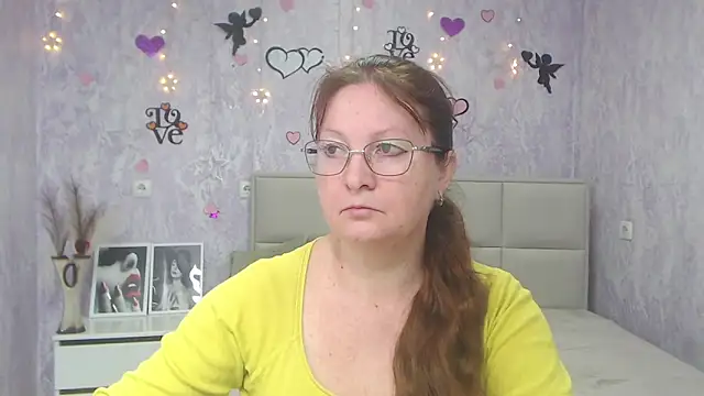 VanessaHotts online show from March 7, 2025, 6:46 am