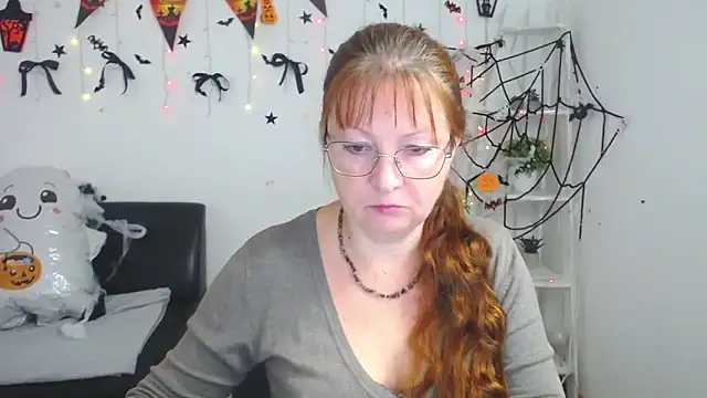 VanessaHotts online show from November 3, 2025, 6:18 am