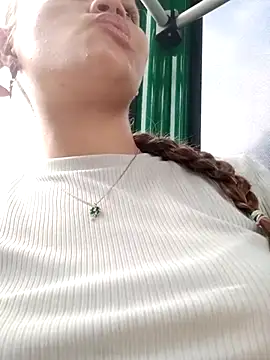 AnnieAndStefan online show from September 12, 2025, 1:33 pm