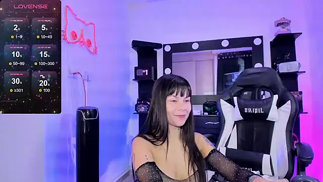 Snapshot of miss_kitty chatting on March 13, 2025, 1:32 am miss kitty online show from March 13, 2025, 1:32 am