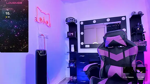 Snapshot of miss_kitty chatting on November 25, 2025, 12:22 am miss kitty online show from November 25, 2025, 12:22 am