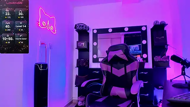 miss kitty online show from April 5, 2026, 12:39 am