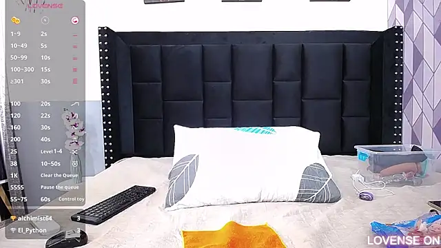 naughty ebonyy online show from March 22, 2025, 2:59 am