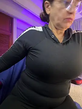 lonely shewolf online show from March 18, 2026, 5:47 pm