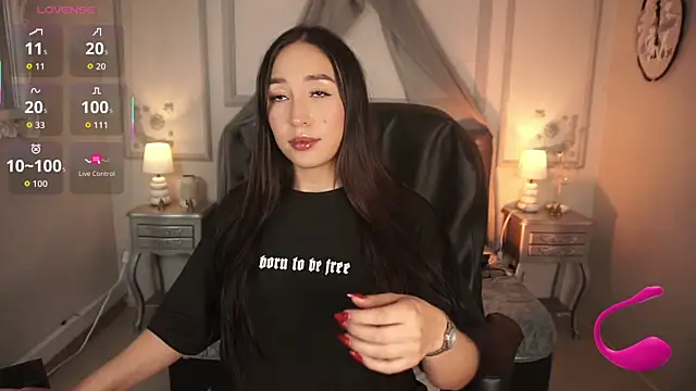 Snapshot of maggietime chatting on November 7, 2025, 9:19 pm maggietime online show from November 7, 2025, 9:19 pm