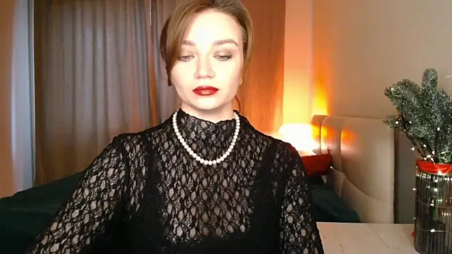 Snapshot of Shadow_Passion chatting on December 18, 2025, 7:13 am Shadow Passion online show from December 18, 2025, 7:13 am