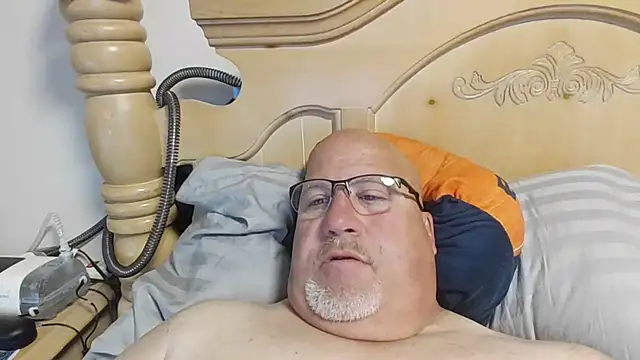 Bigbear0563 online show from May 22, 2026, 3:43 pm
