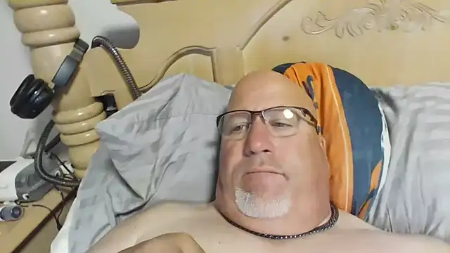 Bigbear0563 online show from June 8, 2026, 5:19 am