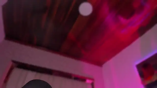 Emmily Savage online show from November 22, 2025, 11:31 am