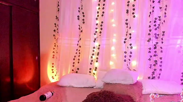 Snapshot of Mey_moon chatting on December 7, 2024, 12:14 am Mey moon online show from December 7, 2024, 12:14 am