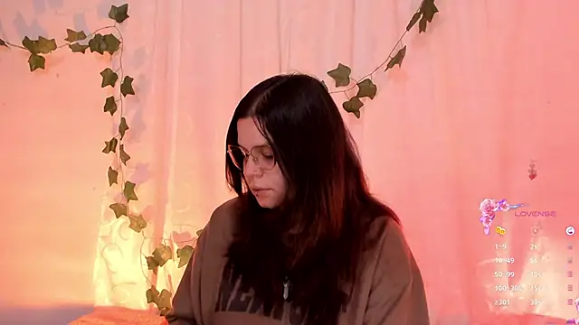 Snapshot of Mey_moon chatting on March 21, 2025, 4:28 am Mey moon online show from March 21, 2025, 4:28 am