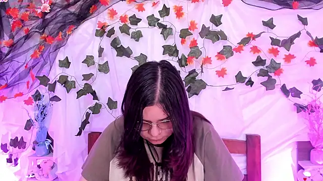 Snapshot of Mey_moon chatting on February 6, 2025, 6:02 pm Mey moon online show from February 6, 2025, 6:02 pm