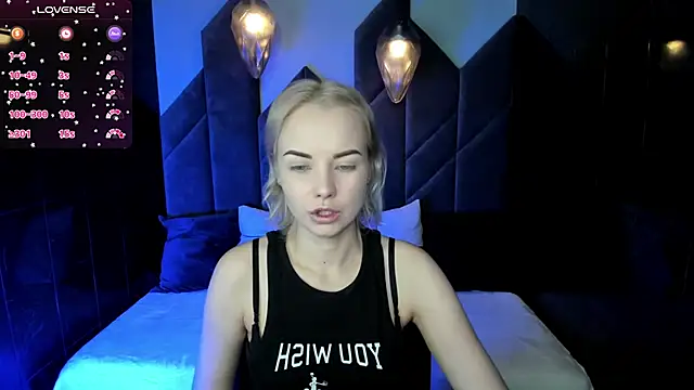 Snapshot of StephanieSweety chatting on February 3, 2025, 5:40 am StephanieSweety online show from February 3, 2025, 5:40 am