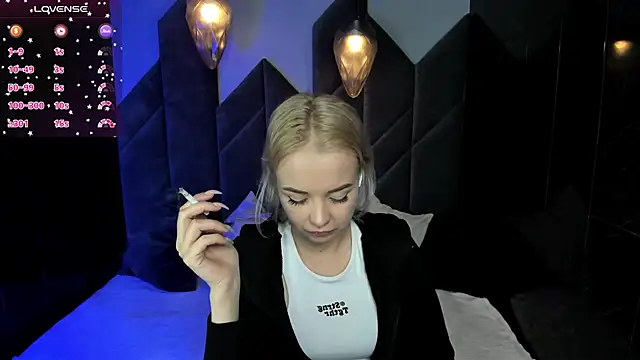 Snapshot of StephanieSweety chatting on February 10, 2025, 1:55 pm StephanieSweety online show from February 10, 2025, 1:55 pm