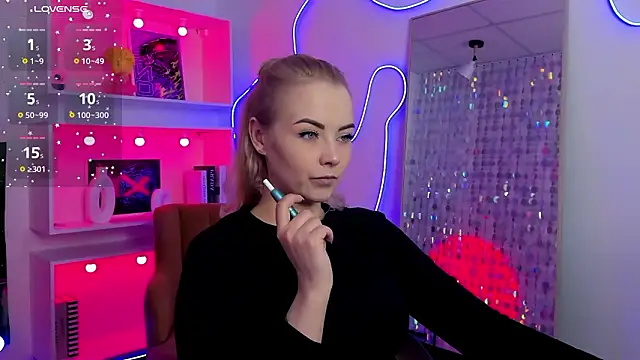 Snapshot of StephanieSweety chatting on February 17, 2026, 5:21 pm StephanieSweety online show from February 17, 2026, 5:21 pm