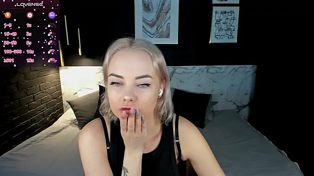 Snapshot of StephanieSweety chatting on January 31, 2025, 8:43 am StephanieSweety online show from January 31, 2025, 8:43 am