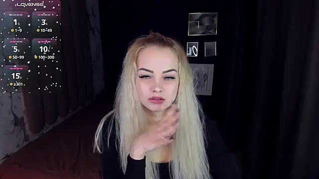 Snapshot of StephanieSweety chatting on December 15, 2025, 5:19 pm StephanieSweety online show from December 15, 2025, 5:19 pm