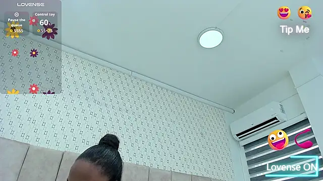 Snapshot of KiaraBrownn chatting on October 21, 2025, 12:26 pm KiaraBrownn online show from October 21, 2025, 12:26 pm