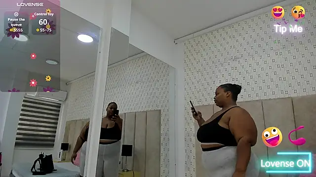 Snapshot of KiaraBrownn chatting on September 24, 2025, 11:39 am KiaraBrownn online show from September 24, 2025, 11:39 am