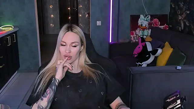 Blckmirrorr online show from February 12, 2026, 4:34 am