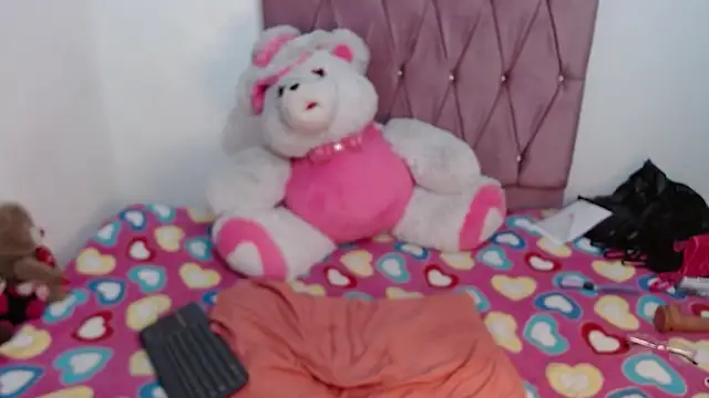 Snapshot of Zara_jay001 chatting on September 23, 2025, 1:01 am Zara jay001 online show from September 23, 2025, 1:01 am