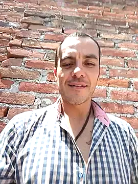 Snapshot of Cojolos chatting on May 31, 2026, 4:46 pm Cojolos online show from May 31, 2026, 4:46 pm