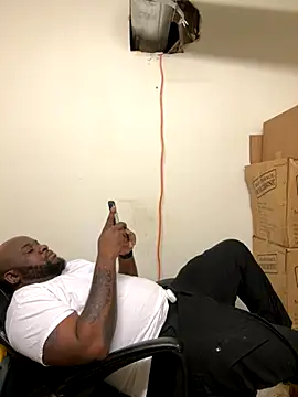 Snapshot of africandickxxl chatting on November 25, 2025, 1:22 pm africandickxxl online show from November 25, 2025, 1:22 pm